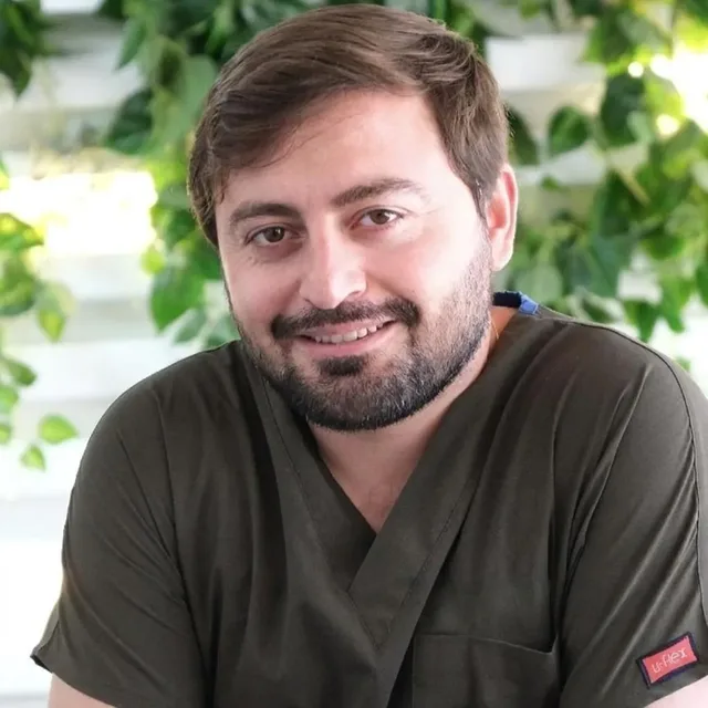 Dt. Müslüm Mevlüdoğlu - Betadent diş hekimi