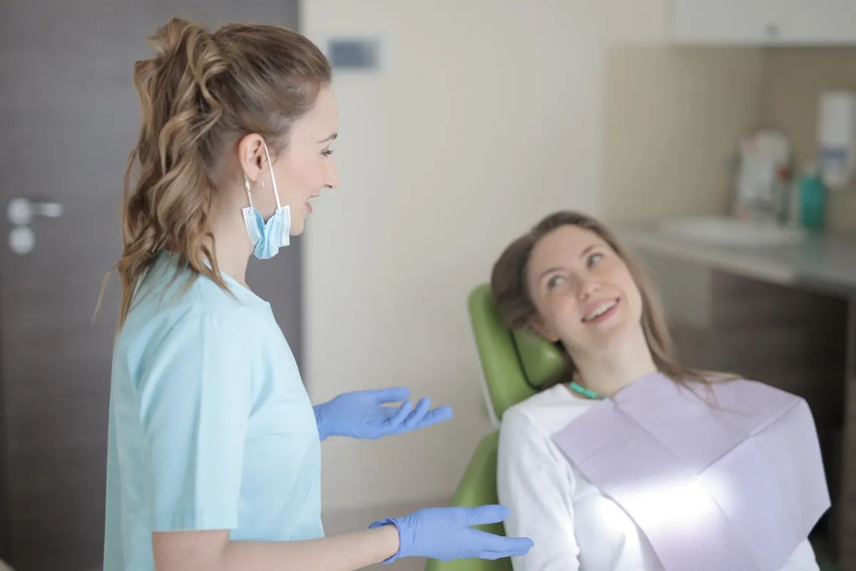 Illustrative treatment discussion between a dentist and an adult
